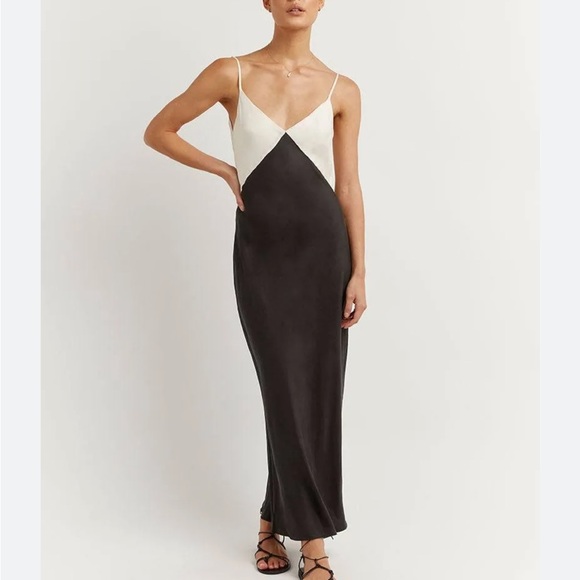 DISSH Dresses & Skirts - DISSH New Seren two tone dress in size 2